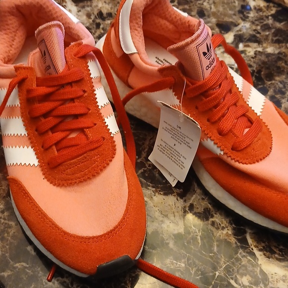 NWT ADIDAS RUNNERS - Picture 2 of 5